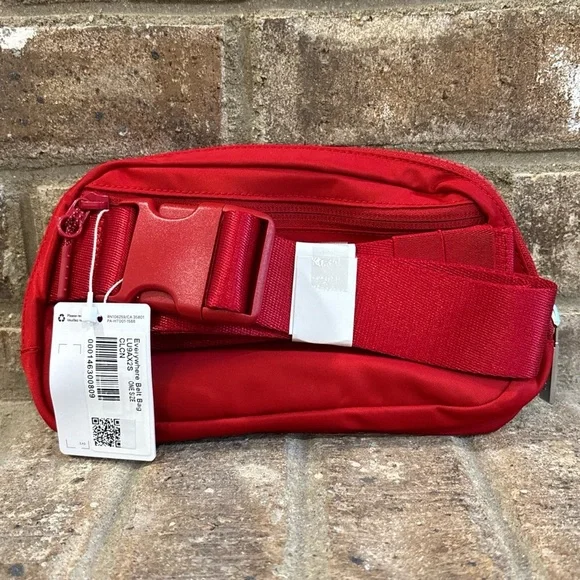 NWT Lululemon Everywhere Belt Bag In College Crimson - Picture 3 of 10